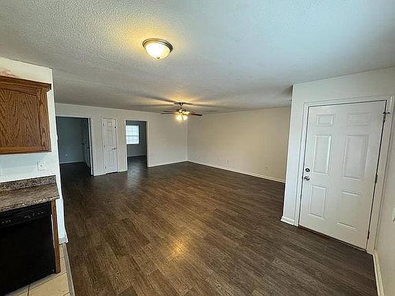 5th image of 1105 Thompson Dr