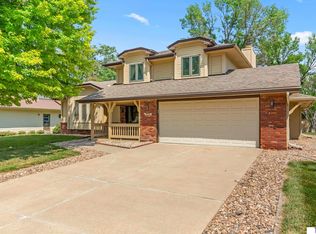 6423 S 92nd St, Omaha, NE 68127