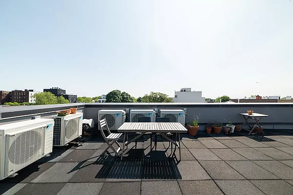 Rented by Twin Group | media 19