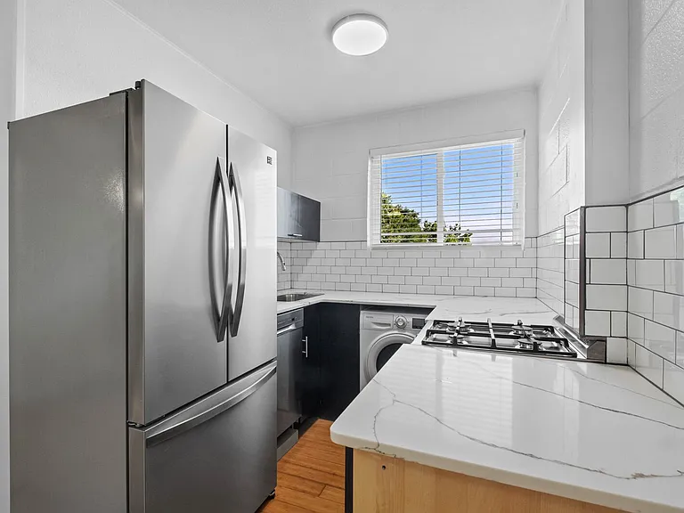 Taylor Street Towers — Photo 14