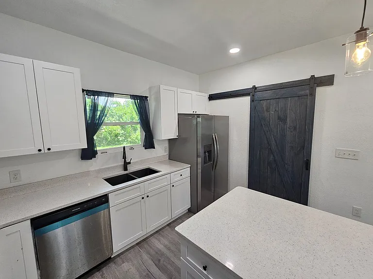 3104 W 20th Ct — Photo 4
