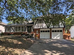 8001 Bradshaw St, Lenexa, KS 66215