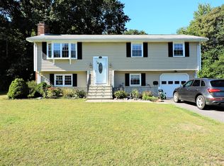 82 Tiffany Dr, Somerset, MA 02726