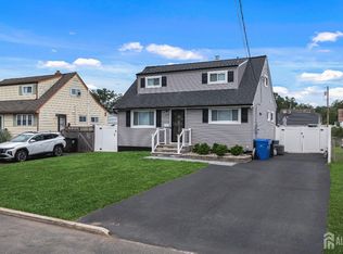 290 Sunset Ave, Old Bridge, NJ 08857