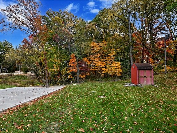4th image of 7720 Fawn Dr NW