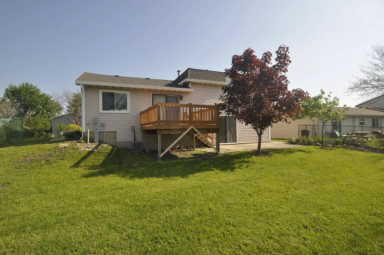 191 Stevenson Dr photo 1