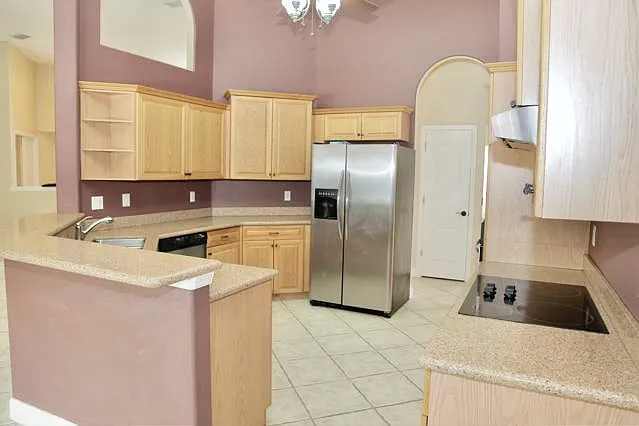 915 Starling Way — Photo 8