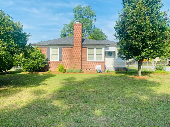 1400 Axtell Dr, Cayce, SC 29033