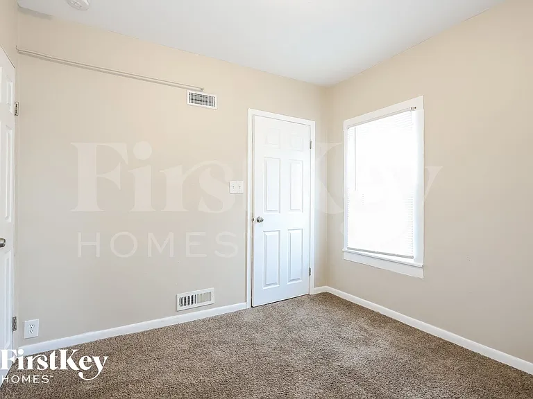 2901 Ezekiel Ave — Photo 7