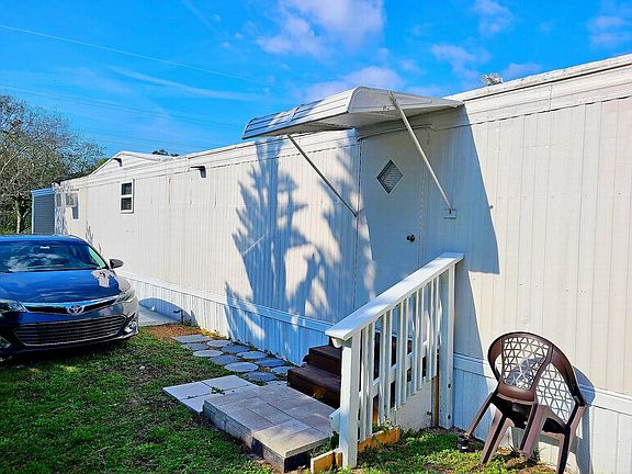 4th image of 1300 Hand Ave #E12