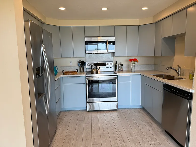 916 Caminito Estrada #C — Photo 10