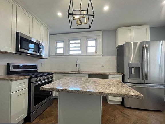 2nd image of 1871 Nolan St Floor 1