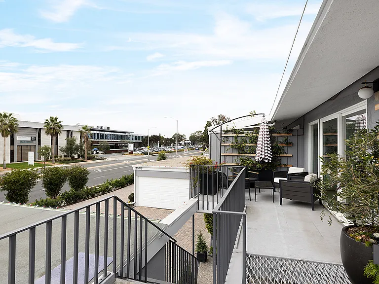 1504 Westcliff Dr #5 — Photo 9