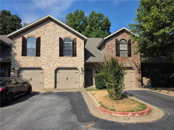 3586 W Chevaux Dr, Fayetteville, AR 72704