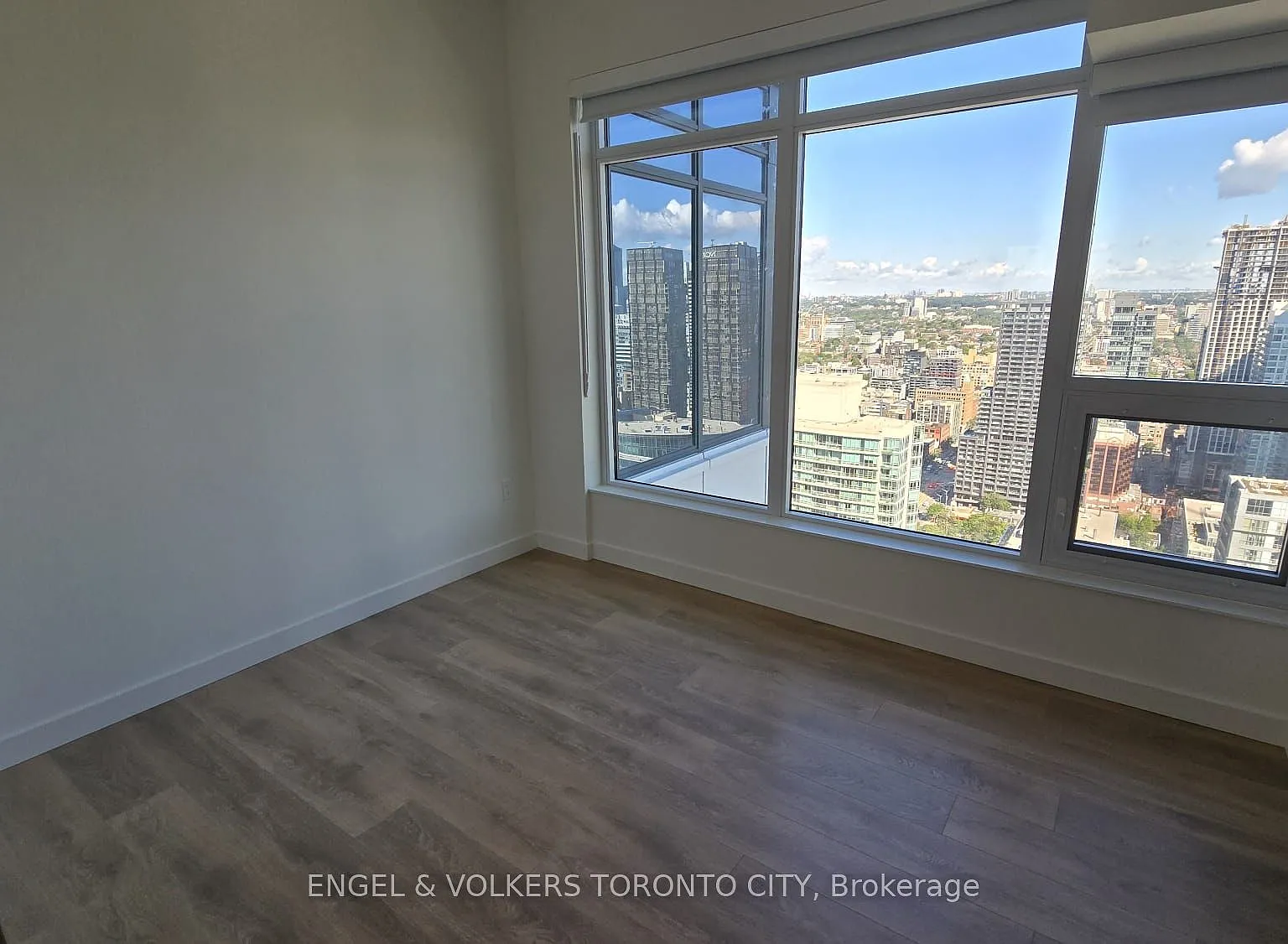 Canada House — Photo 4