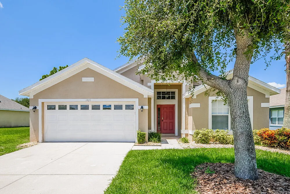 4 bed, 2.0 bath, 1828 sqft, $2,175 — Photo 1