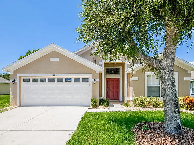 1320 Creekview Ct — Photo 1