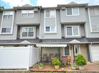19 Tony Ct, Staten Island, NY 10305