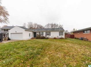515 Plum Rd, Grand Island, NE 68801