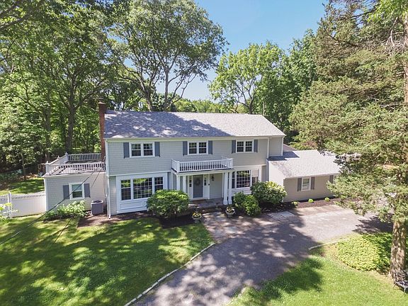 2nd image of 7 Meadow Ln