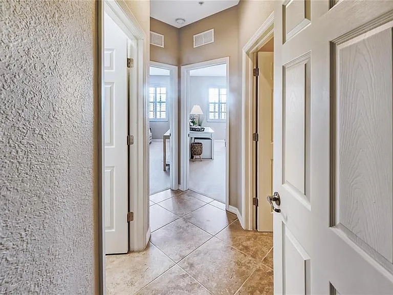 9107 Napoli Ct #201 — Photo 19