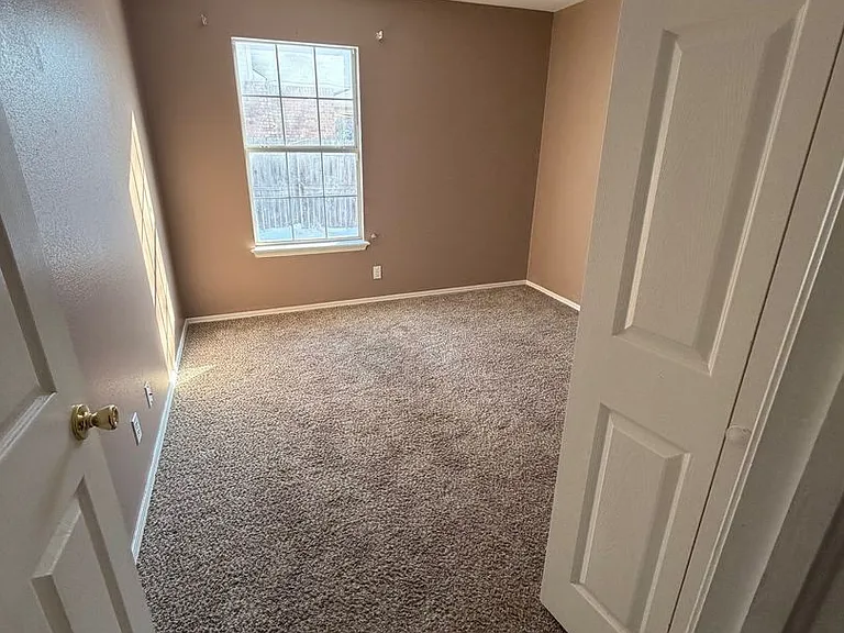 3801 W Hartford St — Photo 6
