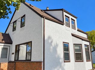 890 26th Ave SE, Minneapolis, MN 55414