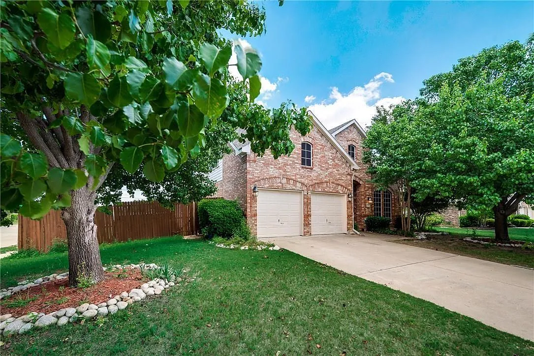 5 bed, 3.5 bath, 2874 sqft, $3,195 — Photo 1
