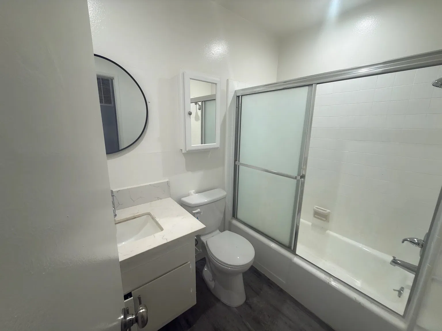 2 bed, 950 sqft, $2,595 — Photo 3