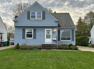 1374 Sunset Rd, Mayfield Heights, OH 44124