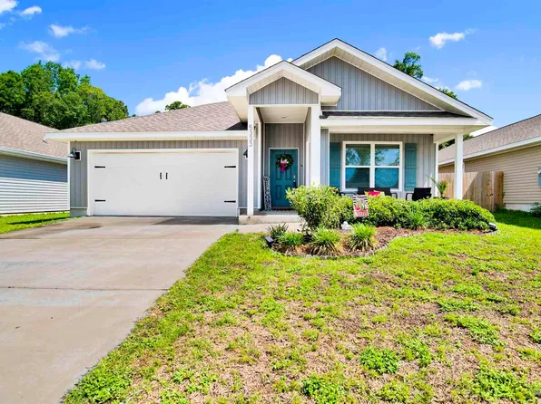 5333 Peach Dr, Pace, FL 32571