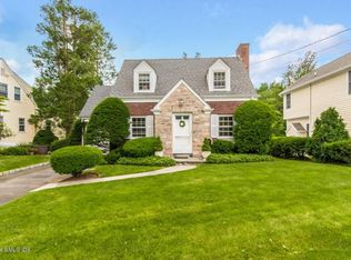 9 Linwood Ave, Riverside, CT 06878