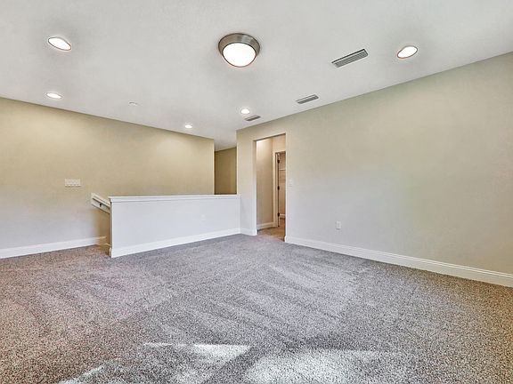 4th image of 705 Charmwood Dr
