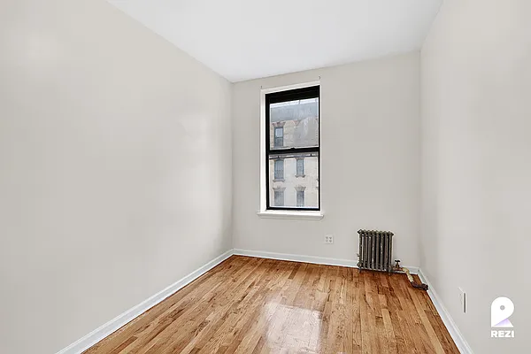 Rented by REZI | media 7