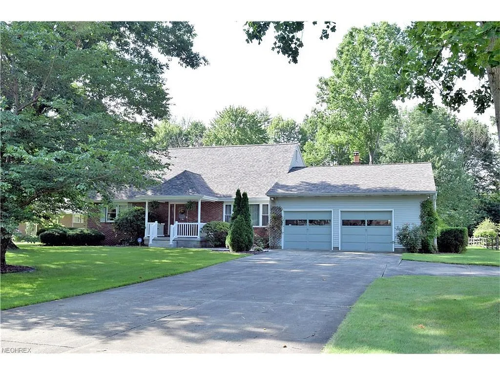 9658 Cain Dr NE photo 1