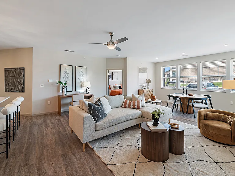 19Nineteen Promenade — Photo 212