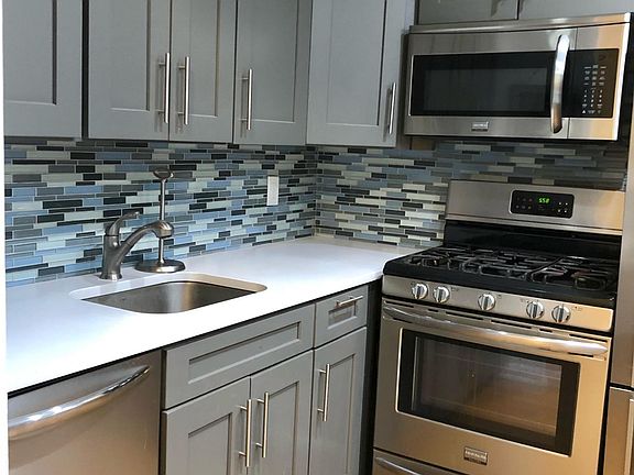 2nd image of 301 N Barry Ave