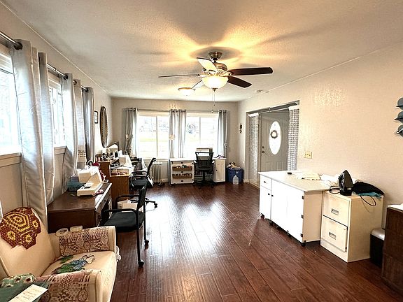 4th image of 921 Ozark St