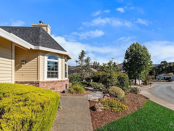 4th image of 232 Silver Creek Circle