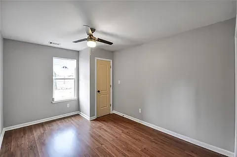 2367 Collier Dr — Photo 3