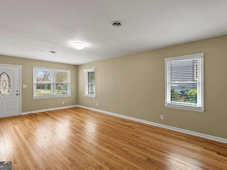 628 S Evelyn Pl NW — Photo 4