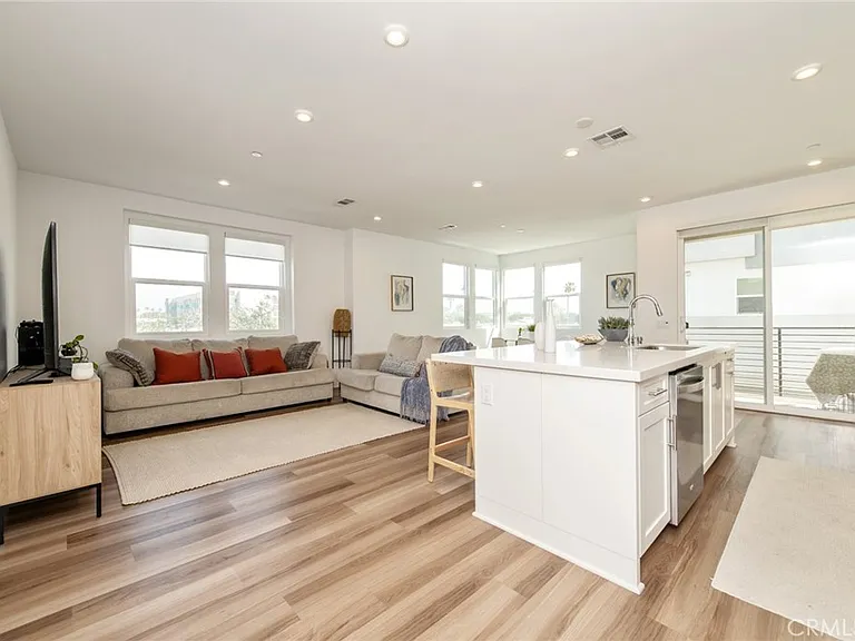 1515 W Bushell St — Photo 25