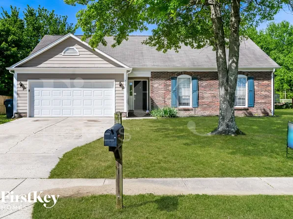 2501 Oak Leigh Dr, Charlotte, NC 28262