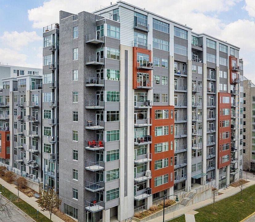 1st image of 309 W Washington Ave Unit 601