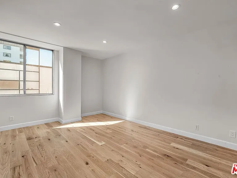 10751 Wilshire Blvd #909 — Photo 9