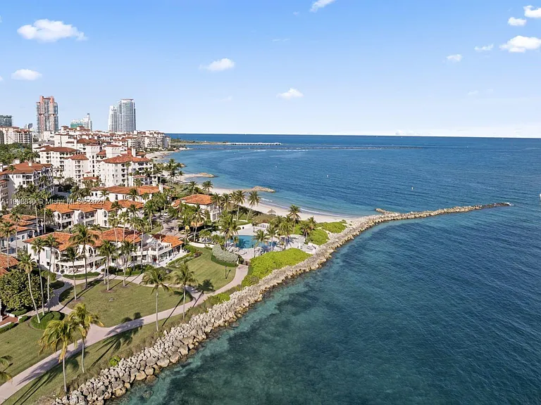 19217 Fisher Island Dr #19217 — Photo 44