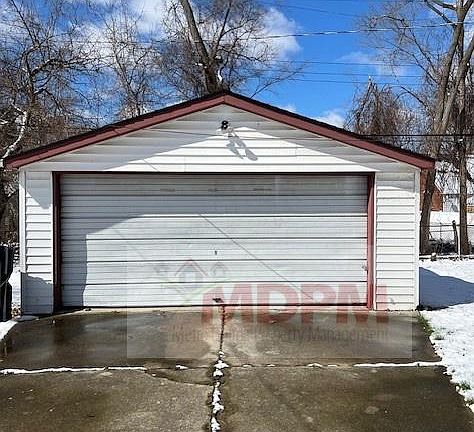 2nd image of 18457 Whitcomb St