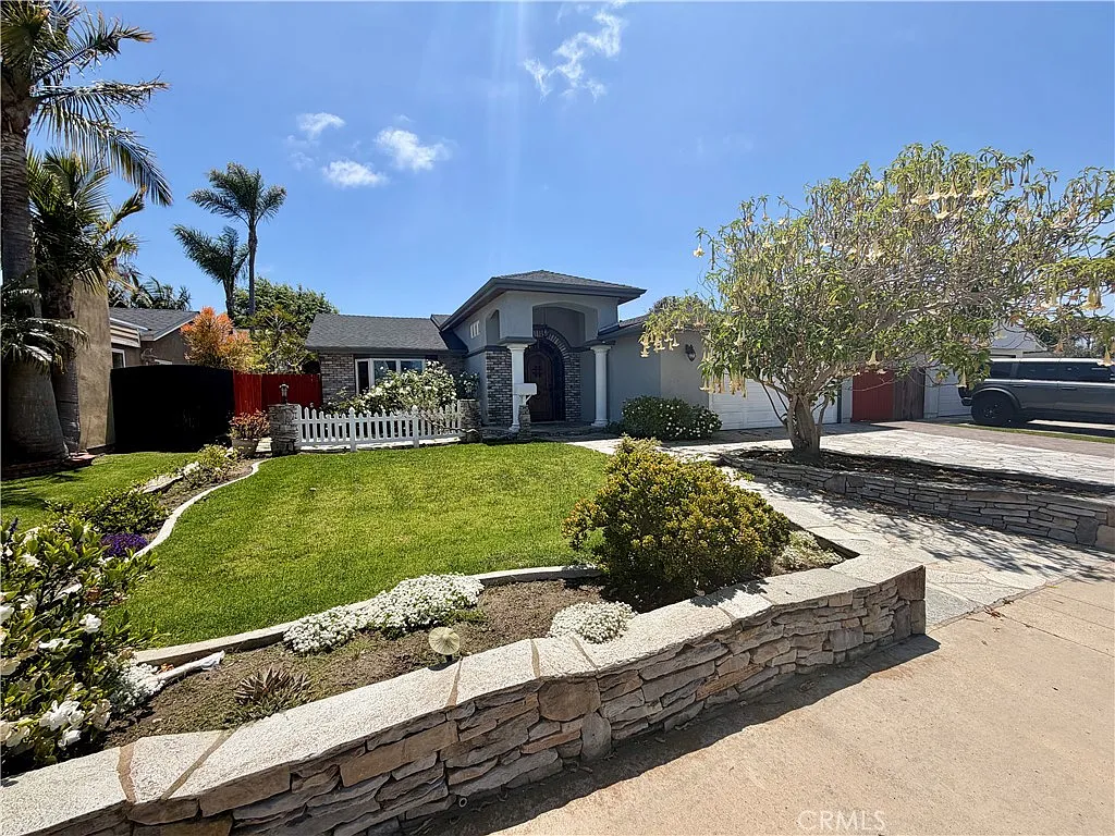 Building Photo - 9272 Sunridge Dr
