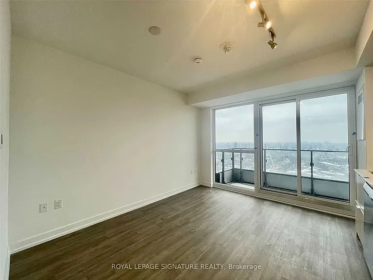 395 Bloor St E #4909 — Photo 4