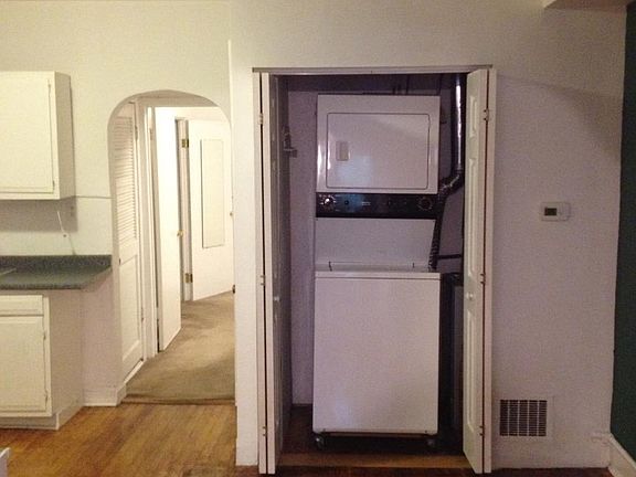 2nd image of 2042 N Bissell St #1